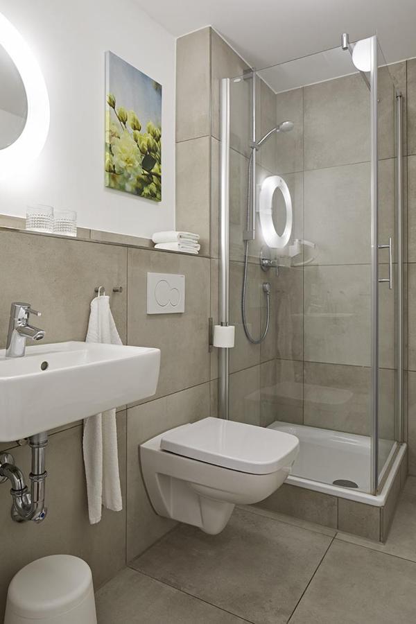 Nonstop Hotel Augsburg - Ubernacht - Hostelhotelhome エクステリア 写真