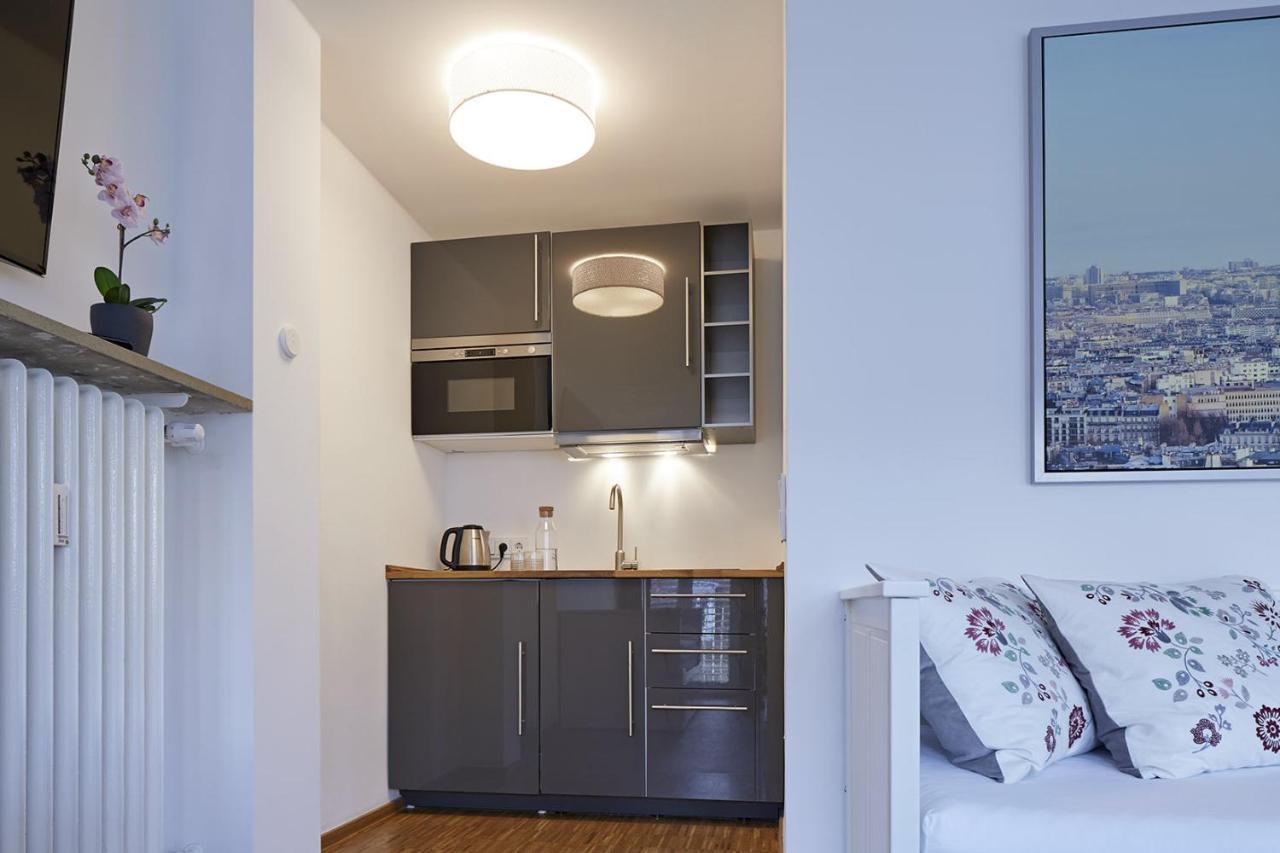 Nonstop Hotel Augsburg - Ubernacht - Hostelhotelhome エクステリア 写真