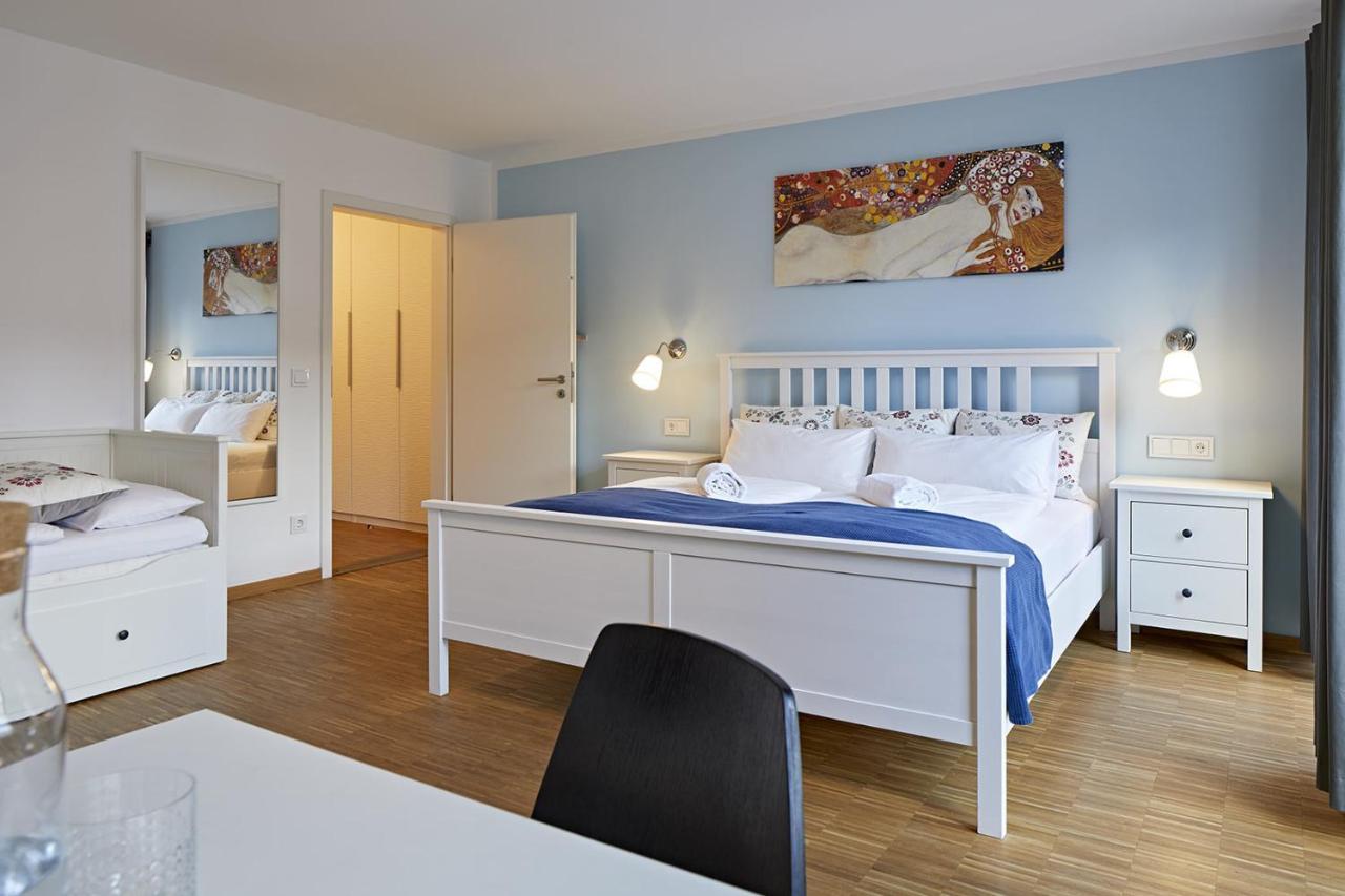 Nonstop Hotel Augsburg - Ubernacht - Hostelhotelhome エクステリア 写真