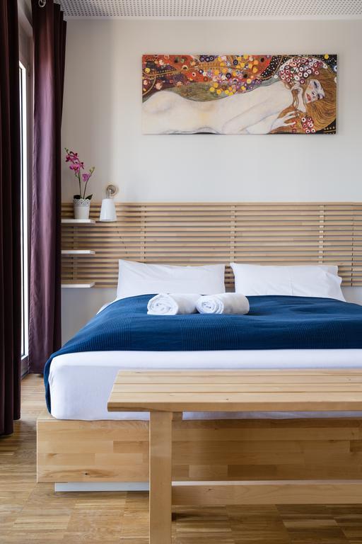 Nonstop Hotel Augsburg - Ubernacht - Hostelhotelhome エクステリア 写真