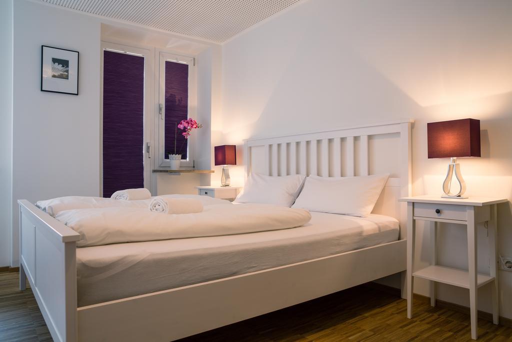 Nonstop Hotel Augsburg - Ubernacht - Hostelhotelhome エクステリア 写真