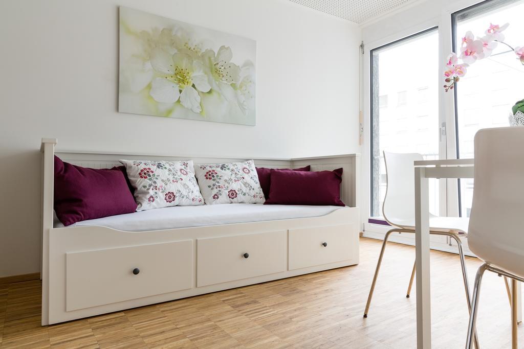 Nonstop Hotel Augsburg - Ubernacht - Hostelhotelhome エクステリア 写真