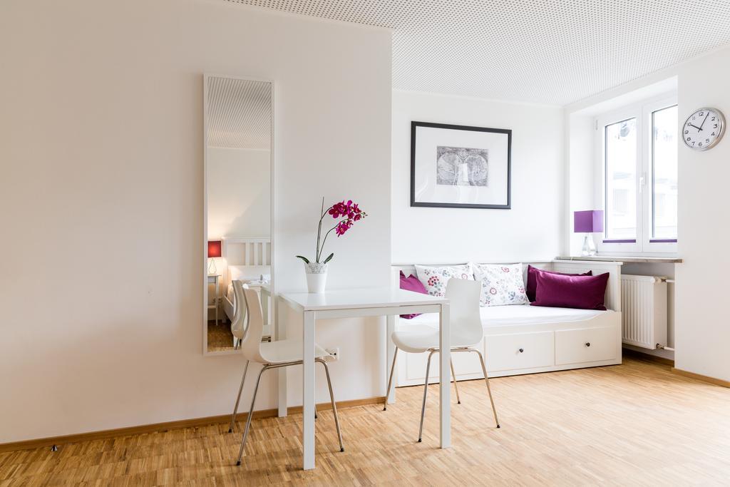 Nonstop Hotel Augsburg - Ubernacht - Hostelhotelhome エクステリア 写真