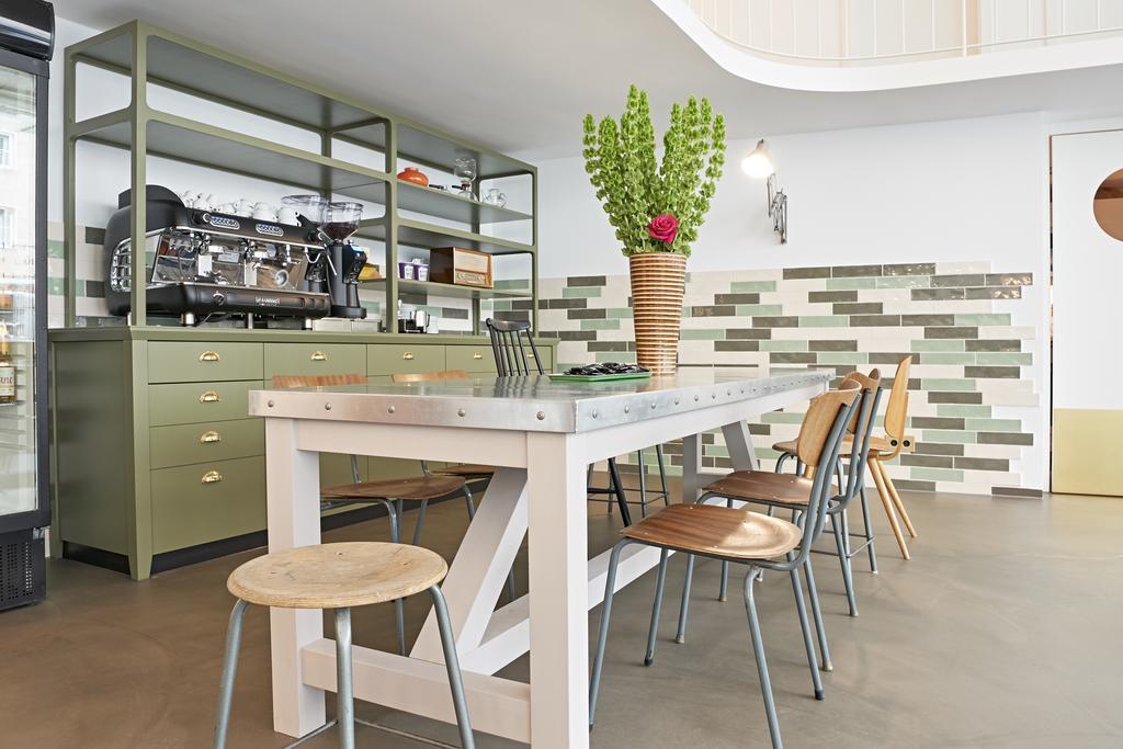 Nonstop Hotel Augsburg - Ubernacht - Hostelhotelhome エクステリア 写真