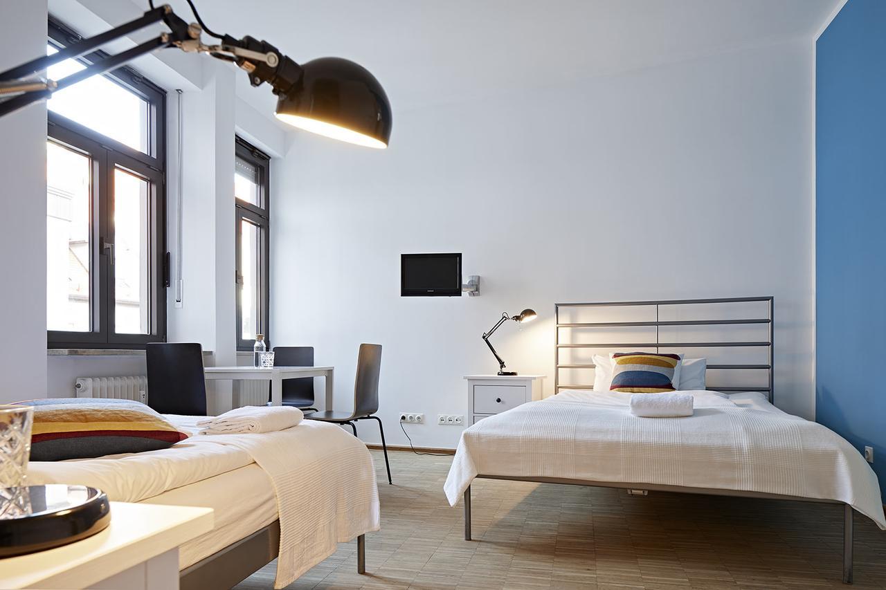 Nonstop Hotel Augsburg - Ubernacht - Hostelhotelhome エクステリア 写真