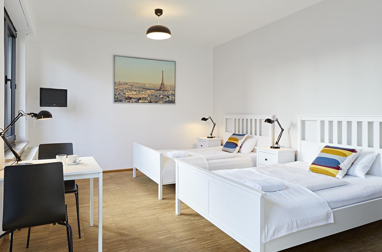 Nonstop Hotel Augsburg - Ubernacht - Hostelhotelhome エクステリア 写真