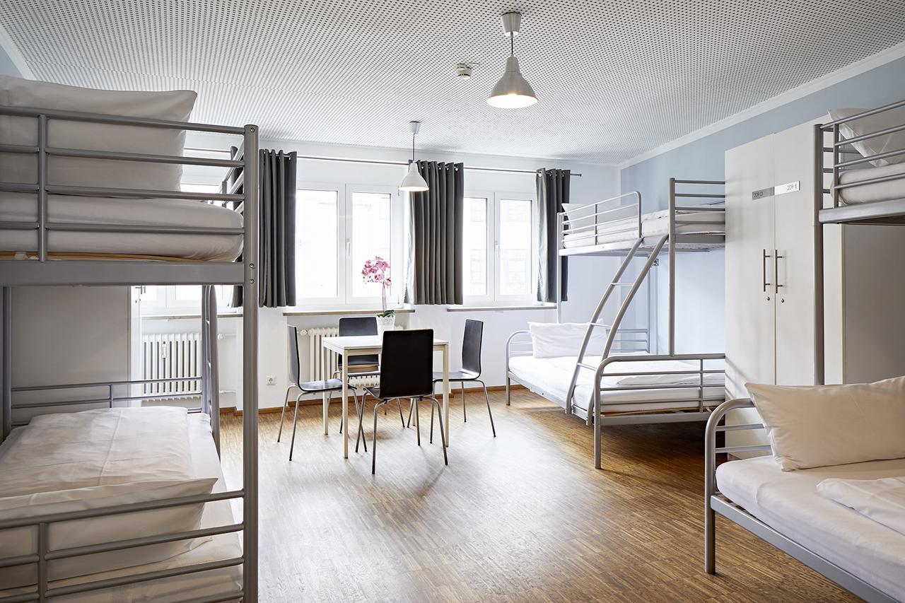 Nonstop Hotel Augsburg - Ubernacht - Hostelhotelhome エクステリア 写真