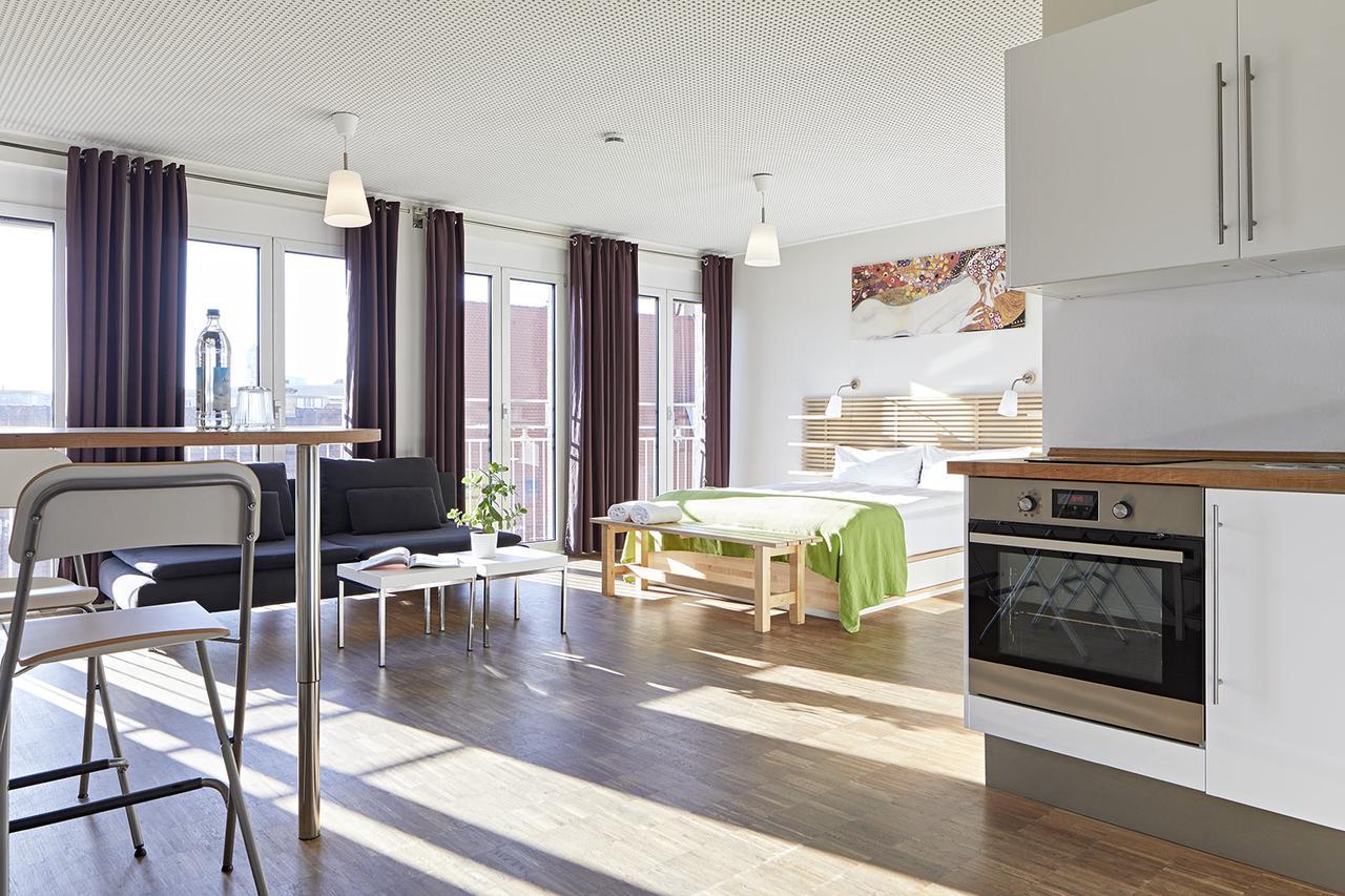 Nonstop Hotel Augsburg - Ubernacht - Hostelhotelhome エクステリア 写真