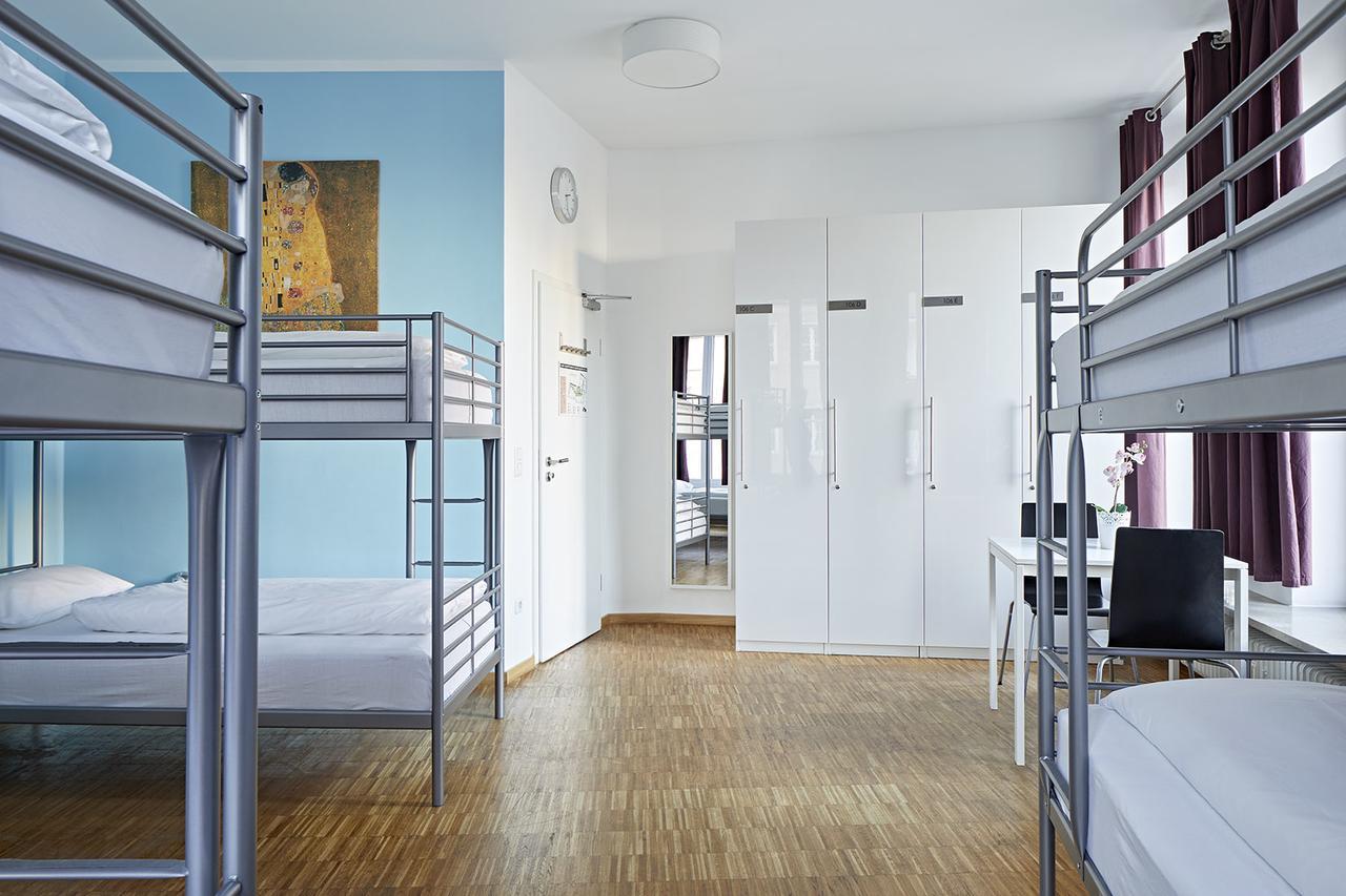 Nonstop Hotel Augsburg - Ubernacht - Hostelhotelhome エクステリア 写真