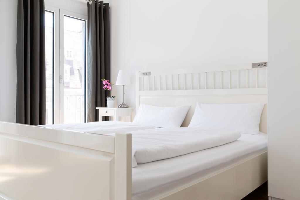 Nonstop Hotel Augsburg - Ubernacht - Hostelhotelhome 部屋 写真